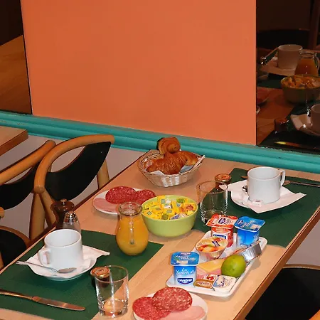 Transcontinental Paříž