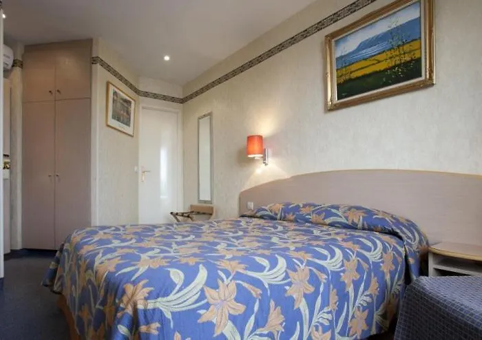 Transcontinental Hotel Paris