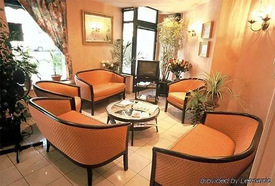 トランスコンチネンタル ホテル