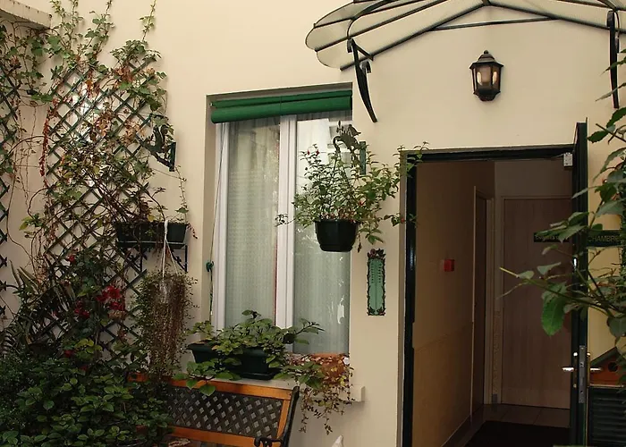 トランスコンチネンタル 2* パリ